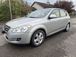 Silver Begagnad 2009 Kia Ceed 4 Halvkombi | 35 000 kr (Marknadspris)