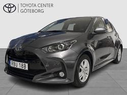 Mörkgrå Begagnad 2025 Toyota Yaris Hybrid Active Halvkombi | 239 900 kr (Marknadspris)