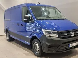 Blå (ultramarinblü r5002) Begagnad 2024 VW Crafter S Van | 479 000 kr (Bra pris)