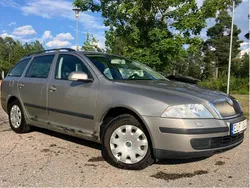 Brun Begagnad 2008 Skoda Octavia Kombi | 33 500 kr (Marknadspris)