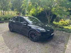 Svart Begagnad 2024 Tesla Model Y Performance SUV | 515 000 kr (Marknadspris)