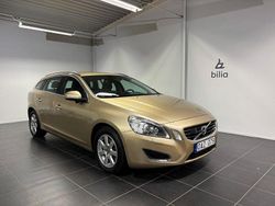 Ljusbrun Begagnad 2011 Volvo V60 Momentum Kombi | 124 500 kr (Marknadspris)