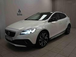 Vit Begagnad 2017 Volvo V40 CC Kombi | 179 900 kr