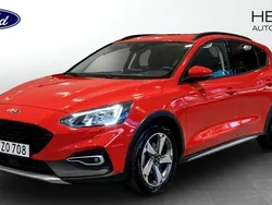 Röd (red) Begagnad 2022 Ford Focus Active Halvkombi | 199 900 kr (Marknadspris)