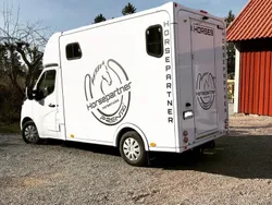Vit Begagnad 2018 Renault Master Van | 500 000 kr