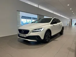 Vit Begagnad 2018 Volvo V40 CC Business Edition Kombi | 199 500 kr (Lite dyr)
