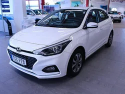 Vit Begagnad 2020 Hyundai i20 Premium Halvkombi | 134 000 kr (Marknadspris)
