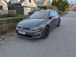 Mörkgrå metallic Begagnad 2019 VW e-Golf Halvkombi | 150 000 kr (Superpris)