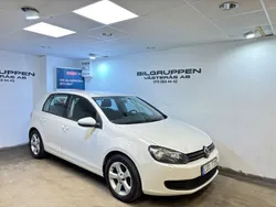 Vit Begagnad 2011 VW Golf VII Halvkombi | 79 900 kr (Marknadspris)