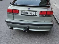 Grön Begagnad 2000 Saab 9-3 Halvkombi | 15 000 kr (Marknadspris)