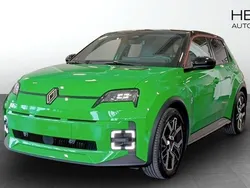 Grön (green) Ny 2025 Renault R5 Techno Halvkombi | 425 700 kr (Marknadspris)