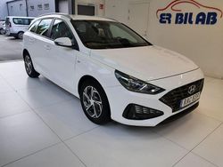 Vit Begagnad 2022 Hyundai i30 Kombi | 199 900 kr (Marknadspris)