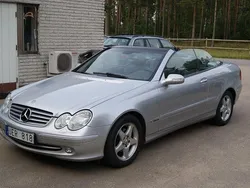 Ljusgrå Begagnad 2003 Mercedes CLK200 Cab | 165 000 kr