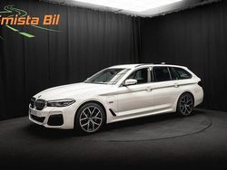 Vit Begagnad 2022 BMW 530e M Sport Kombi | 394 700 kr (Marknadspris)