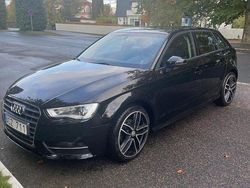 Svart Begagnad 2014 Audi A3 Sportback Attraction Halvkombi | 75 000 kr (Marknadspris)