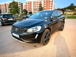 Svart Begagnad 2016 Volvo XC60 Momentum SUV | 135 000 kr (Bra pris)