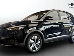 Svart (black) Begagnad 2022 MG ZS Luxury Sedan | 249 900 kr (Bra pris)