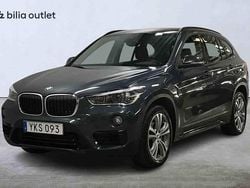 Grå Begagnad 2017 BMW X1 SUV | 154 900 kr (Marknadspris)