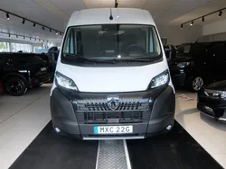 Vit (vit icy) Ny 2025 Peugeot Boxer Van | 551 750 kr