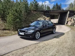 Svart Begagnad 2005 BMW 330 Sedan | 85 000 kr (Lite dyr)