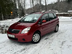 Röd Begagnad 2003 Toyota Corolla Verso Minibuss | 39 900 kr