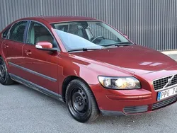 Röd Begagnad 2006 Volvo S40 Kinetic Sedan | 24 900 kr