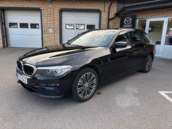 Svart Begagnad 2018 BMW 520 Sport Line Kombi | 254 500 kr (Marknadspris)