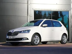 Vit Begagnad 2021 Skoda Fabia Style Halvkombi | 149 000 kr (Bra pris)