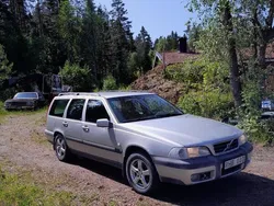 Grå Begagnad 2000 Volvo XC70 SUV | 28 000 kr (Superpris)