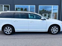 Vit Begagnad 2013 Volvo V70 Momentum Kombi | 139 900 kr (Dyr)
