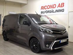 Mörkgrå (grå) Begagnad 2021 Toyota Proace Van | 299 900 kr (Lite dyr)
