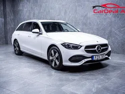 Vit Begagnad 2022 Mercedes C300e Avantgarde Kombi | 324 800 kr (Superpris)