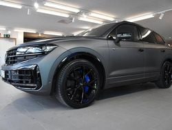 Grå Ny 2025 VW Touareg R SUV | 1 213 800 kr