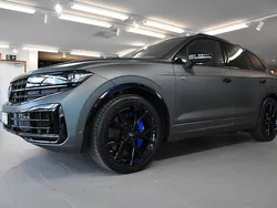 Grå Ny 2025 VW Touareg R SUV | 1 213 800 kr