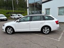 Vit Begagnad 2017 Skoda Octavia Kombi | 112 800 kr (Bra pris)