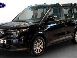 Svart (black) Ny 2025 Ford Tourneo Courier Minibuss | 212 441 kr (Superpris)