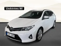 Vit Begagnad 2013 Toyota Auris Touring Sports Edition Kombi | 119 000 kr (Marknadspris)