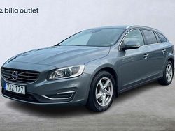 Grå Begagnad 2015 Volvo V60 Summum Kombi | 184 900 kr (Dyr)