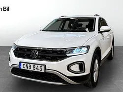 Vit (pure white) Begagnad 2022 VW T-Roc Life SUV | 274 900 kr (Marknadspris)