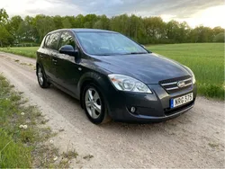 Grå Begagnad 2009 Kia Ceed Halvkombi | 19 500 kr (Bra pris)