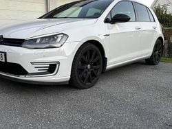 Vit Begagnad 2016 VW Golf VII GTE Halvkombi | 217 999 kr (Dyr)