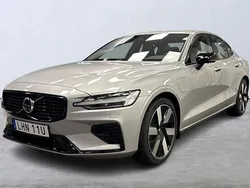 Silver Ny 2024 Volvo S60 Plus Sedan | 489 900 kr (Marknadspris)