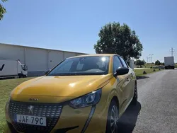 Gul Begagnad 2022 Peugeot 208 Active Halvkombi | 140 000 kr (Bra pris)