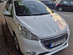 Vit Begagnad 2015 Peugeot 208 Halvkombi | 55 000 kr (Bra pris)