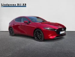 Röd metallic Begagnad 2019 Mazda 3 Sky Halvkombi | 244 900 kr (Marknadspris)