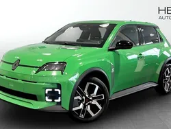 Grön (green) Ny 2025 Renault R5 Techno Halvkombi | 407 800 kr (Marknadspris)