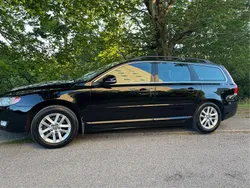 Svart Begagnad 2014 Volvo V70 Momentum Kombi | 49 000 kr (Marknadspris)