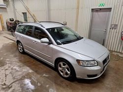 Grå Begagnad 2011 Volvo V50 Momentum Kombi | 59 500 kr (Marknadspris)
