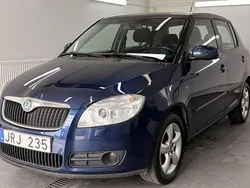 Mörkblå Begagnad 2008 Skoda Fabia Halvkombi | 34 700 kr (Lite dyr)