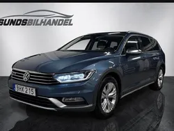 Blå Begagnad 2018 VW Passat Alltrack Kombi | 149 900 kr (Marknadspris)